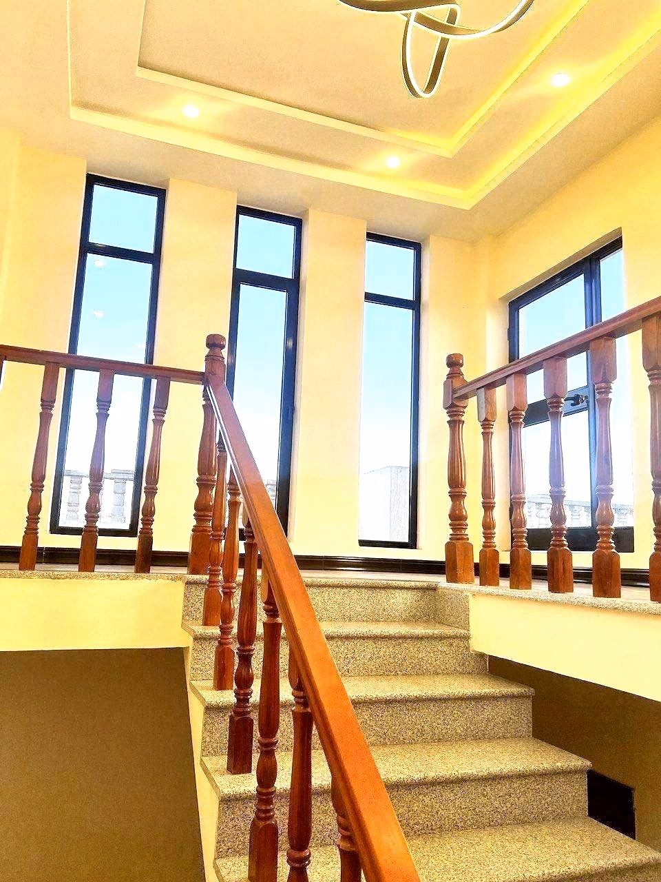 የባንክ ብድር ያለበት G+ 1 ቤት ሽያጭ photo 4