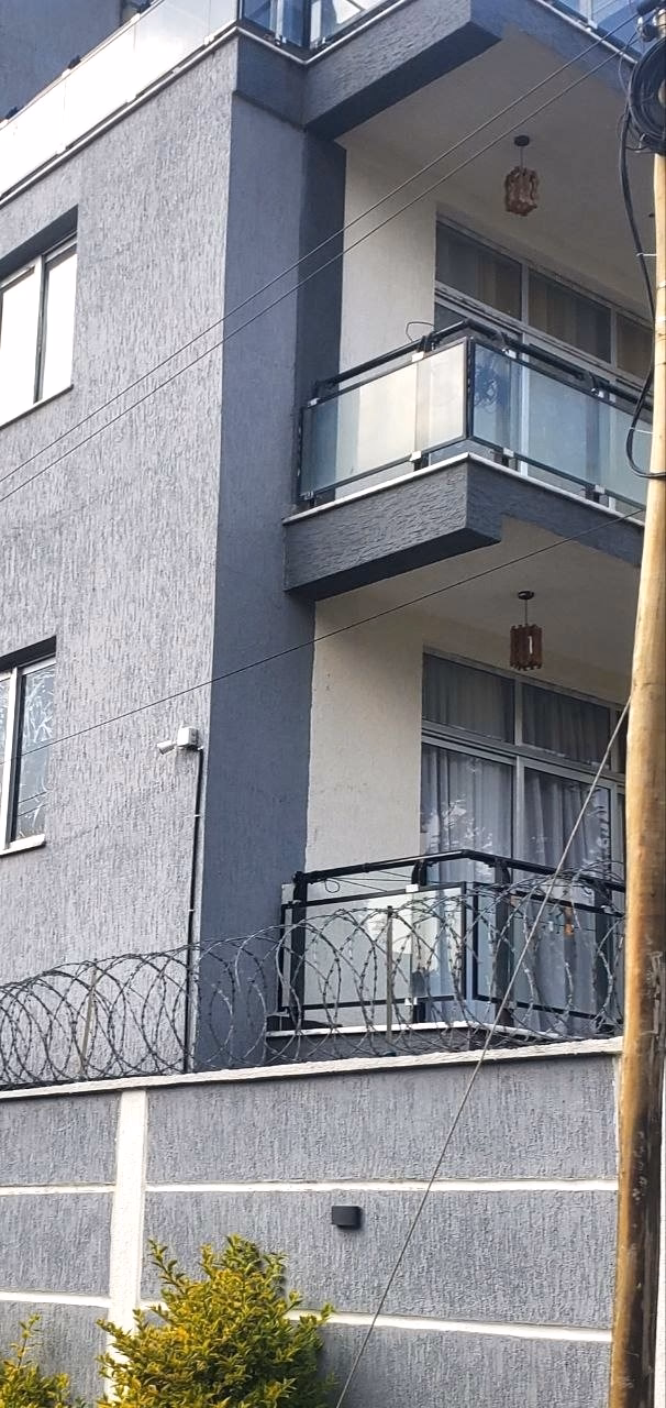 የሚሸጥ G+2 ቤት photo 2