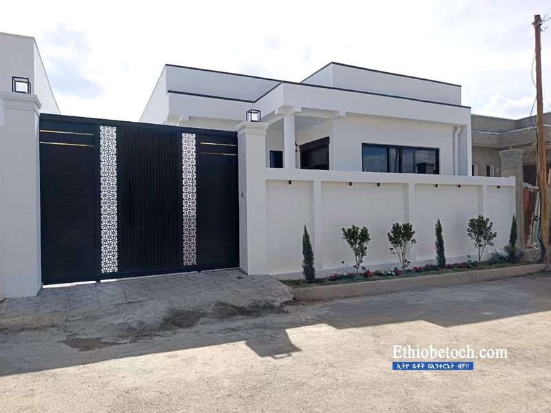 ሰሚት አካባቢ 220m² የሚሸጥ ቤት