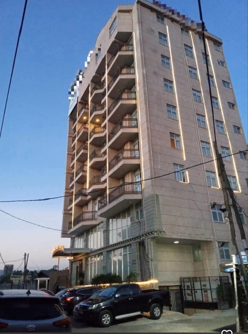 ቦሌአካባቢ የሚሸጥ 300 ካሬ B+8+ቴራስ ባለ 3 ኮከብ ሆቴል photo 1